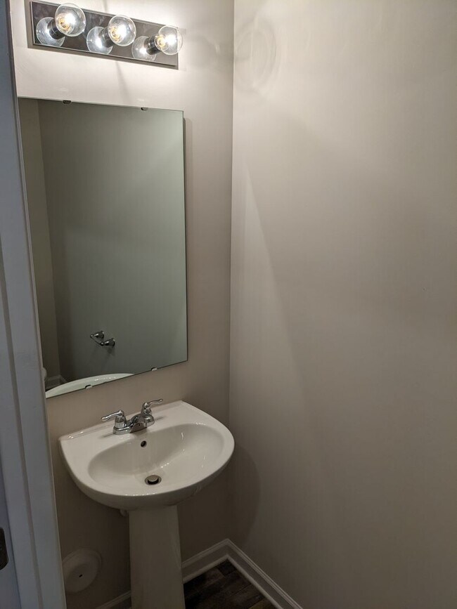 Foto del edificio - Brand New 2 Story Townhome-Salisbury