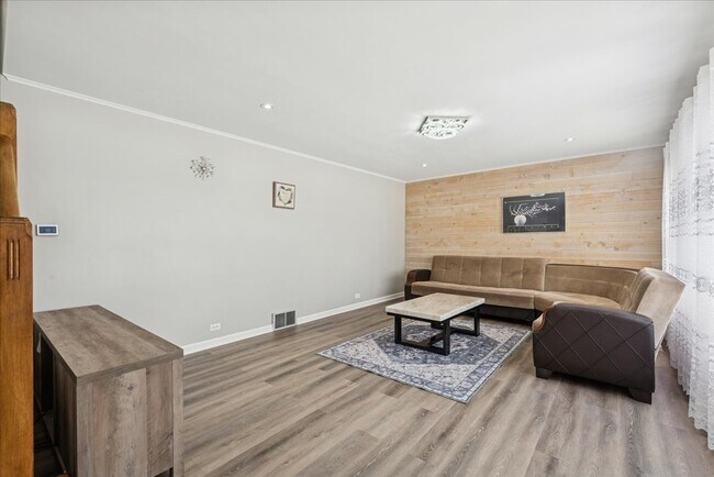 Foto del edificio - 507 S Waterman Ave