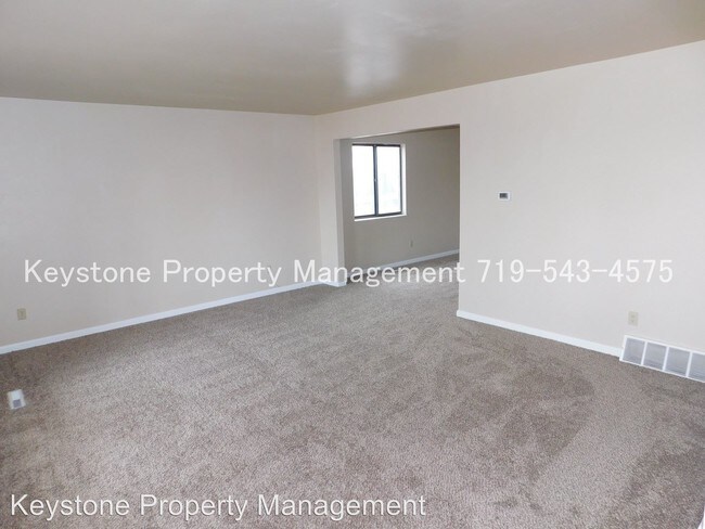 Building Photo - 4 br, 3.5 bath House - 3123 Bandera Blvd.