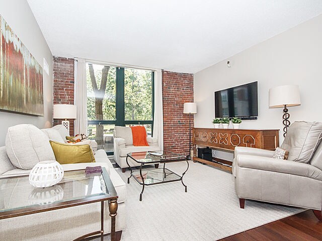 Foto del edificio - 42 8th St