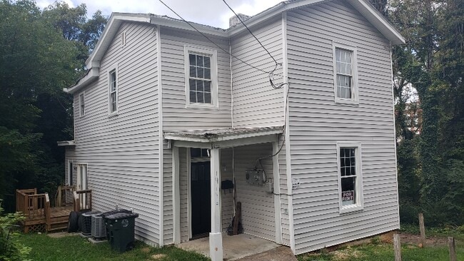 Building Photo - 1411 Jackson St