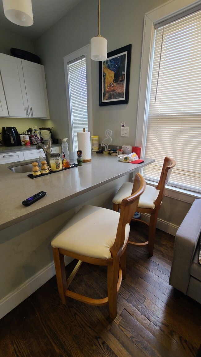 Building Photo - 17 Dorset St