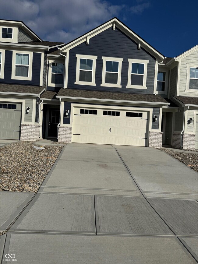 Foto del edificio - 15174 Swallow Fls Wy