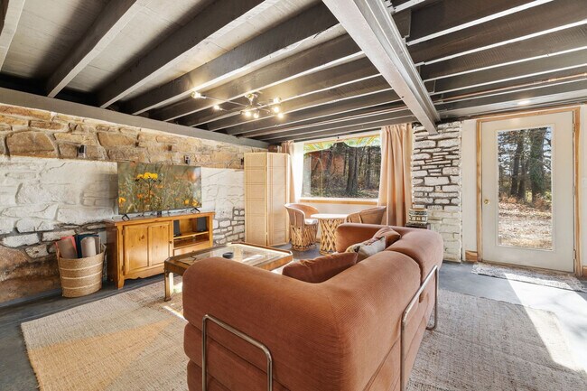 Foto del edificio - 17097 Lake Sequoyah Dr