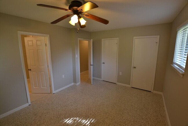 Building Photo - 4835 Newell St
