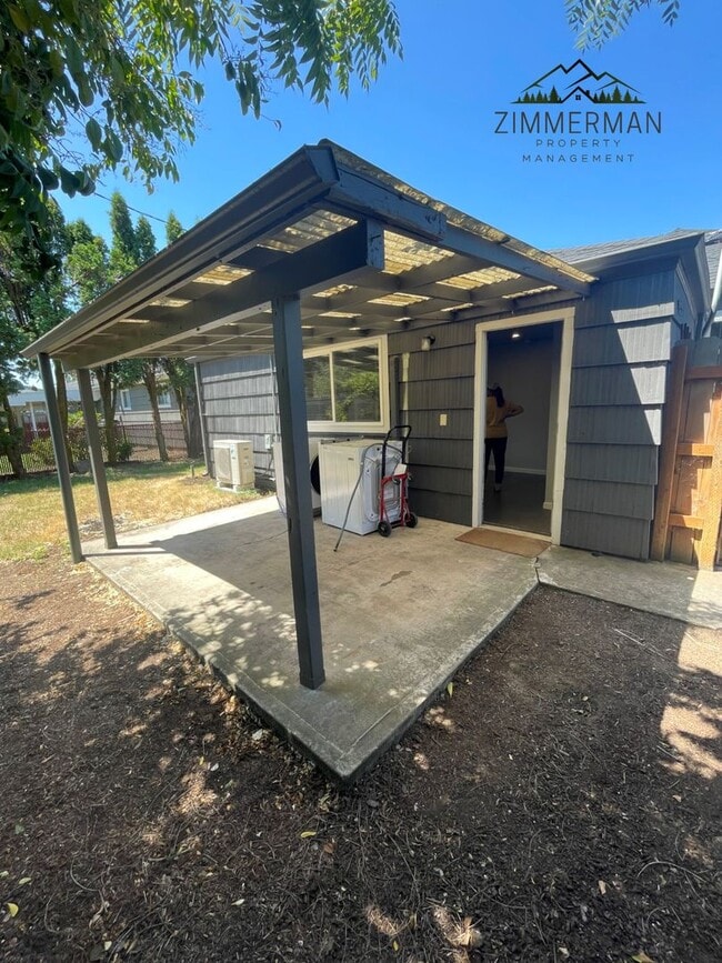 Foto del edificio - 611 Centennial Blvd