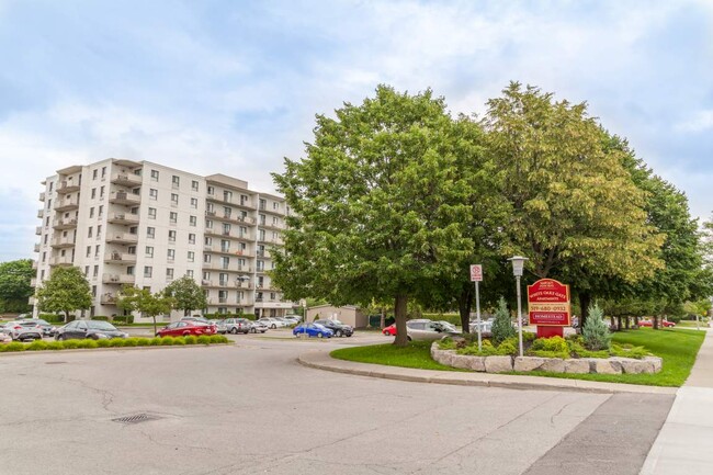 Building Photo - White Oaks Gate