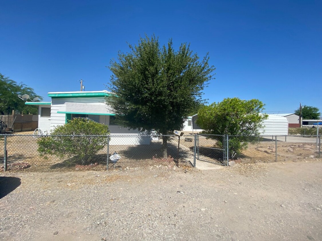 Primary Photo - Unique and Spacious home