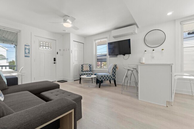 Foto del edificio - 118 N Rosborough Ave