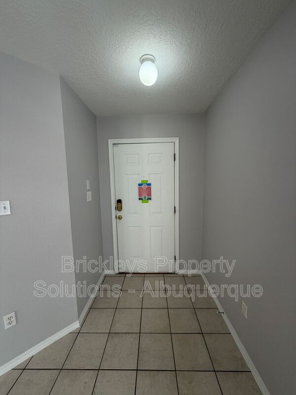 Foto del edificio - 10601 Rio Del Sole Ct NW