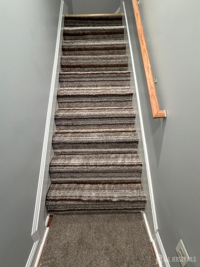 Building Photo - 664 Amboy Ave