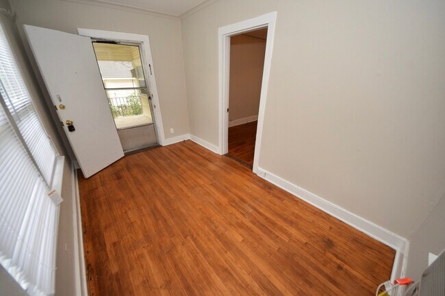 Foto del edificio - 1 bed, 1 bath near Cooper Young
