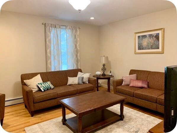 Foto del edificio - 54 Desoto Rd