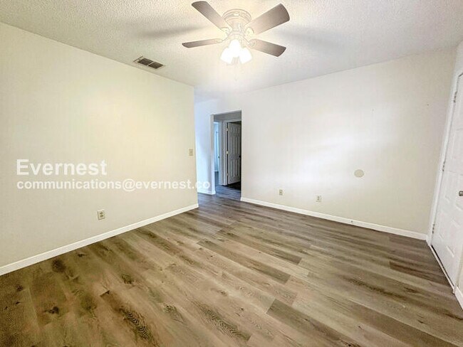 Foto del edificio - 2901 Bay View Dr