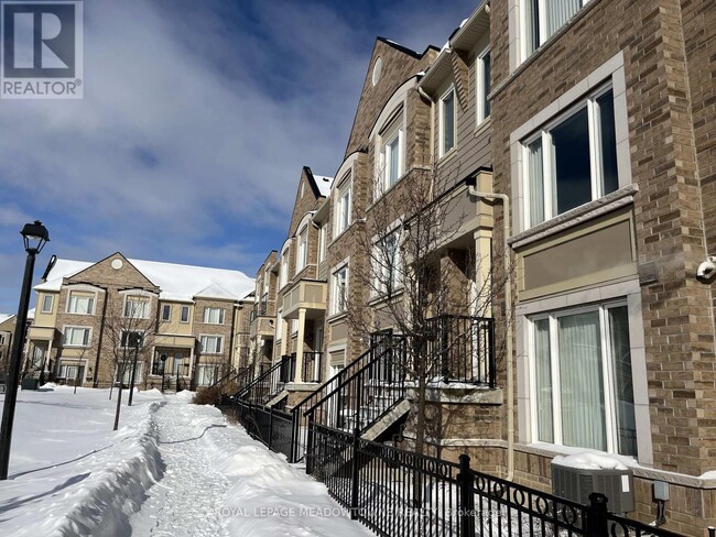 Building Photo - 3135 Boxford Cres