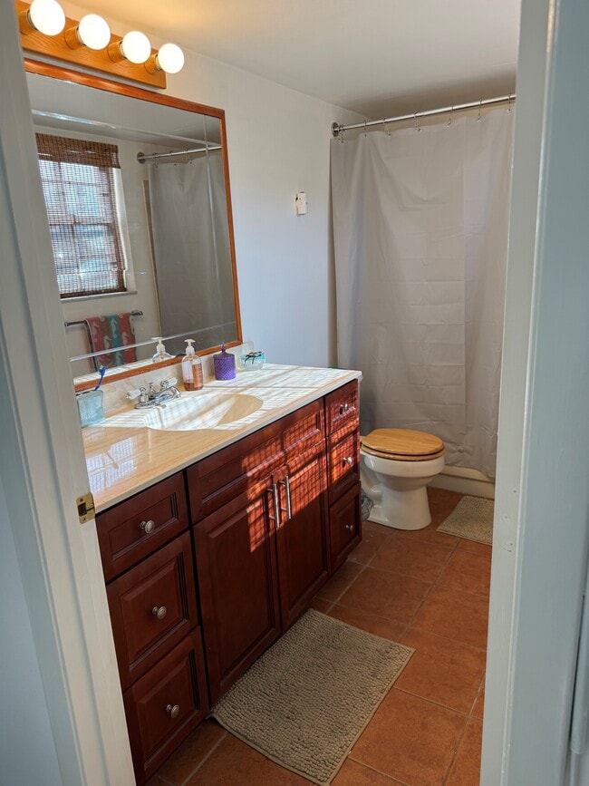 Foto del edificio - 2069 NE Collins Cir