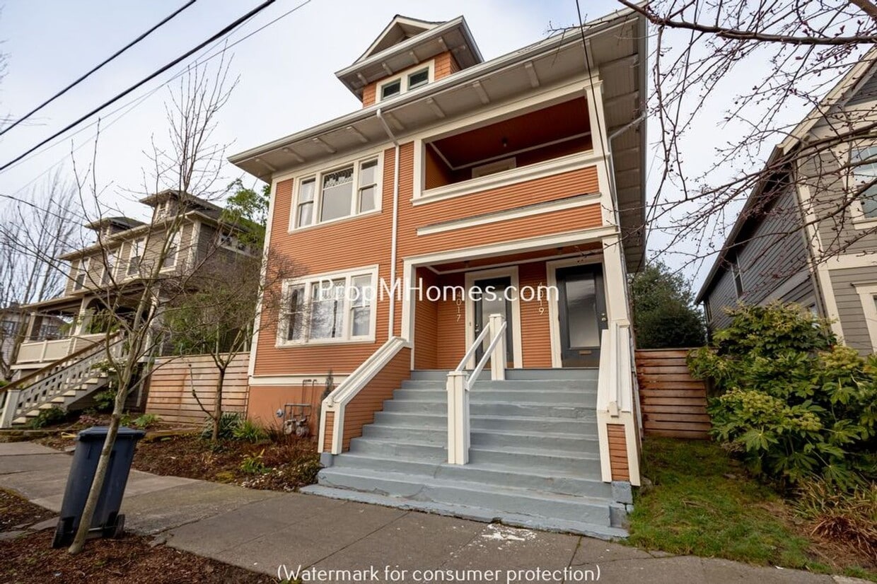 Ground Level Two Bedroom Duplex In The Heart Of NE Portland! - Ground Level Two Bedroom Duplex In The Heart Of NE Portland!