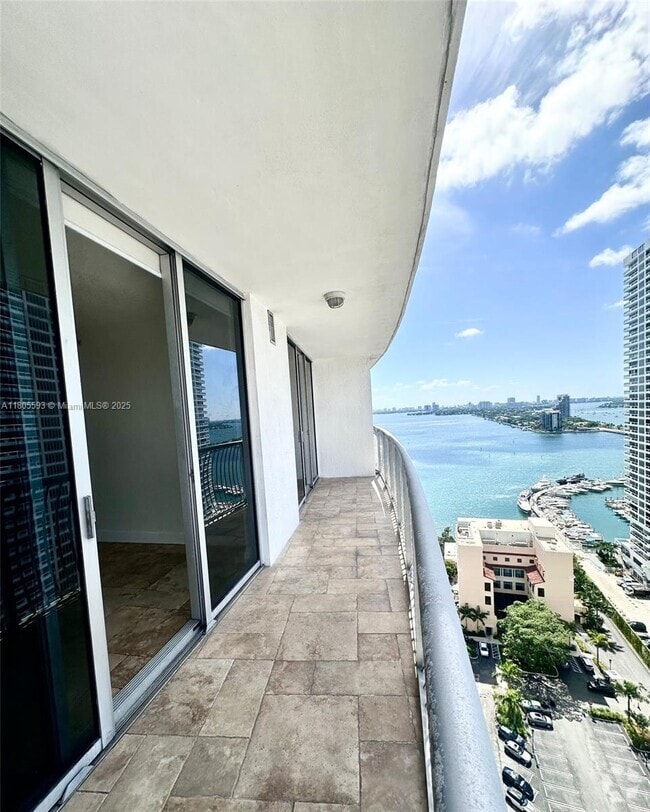 Building Photo - 1750 N Bayshore Dr