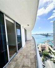 Building Photo - 1750 N Bayshore Dr