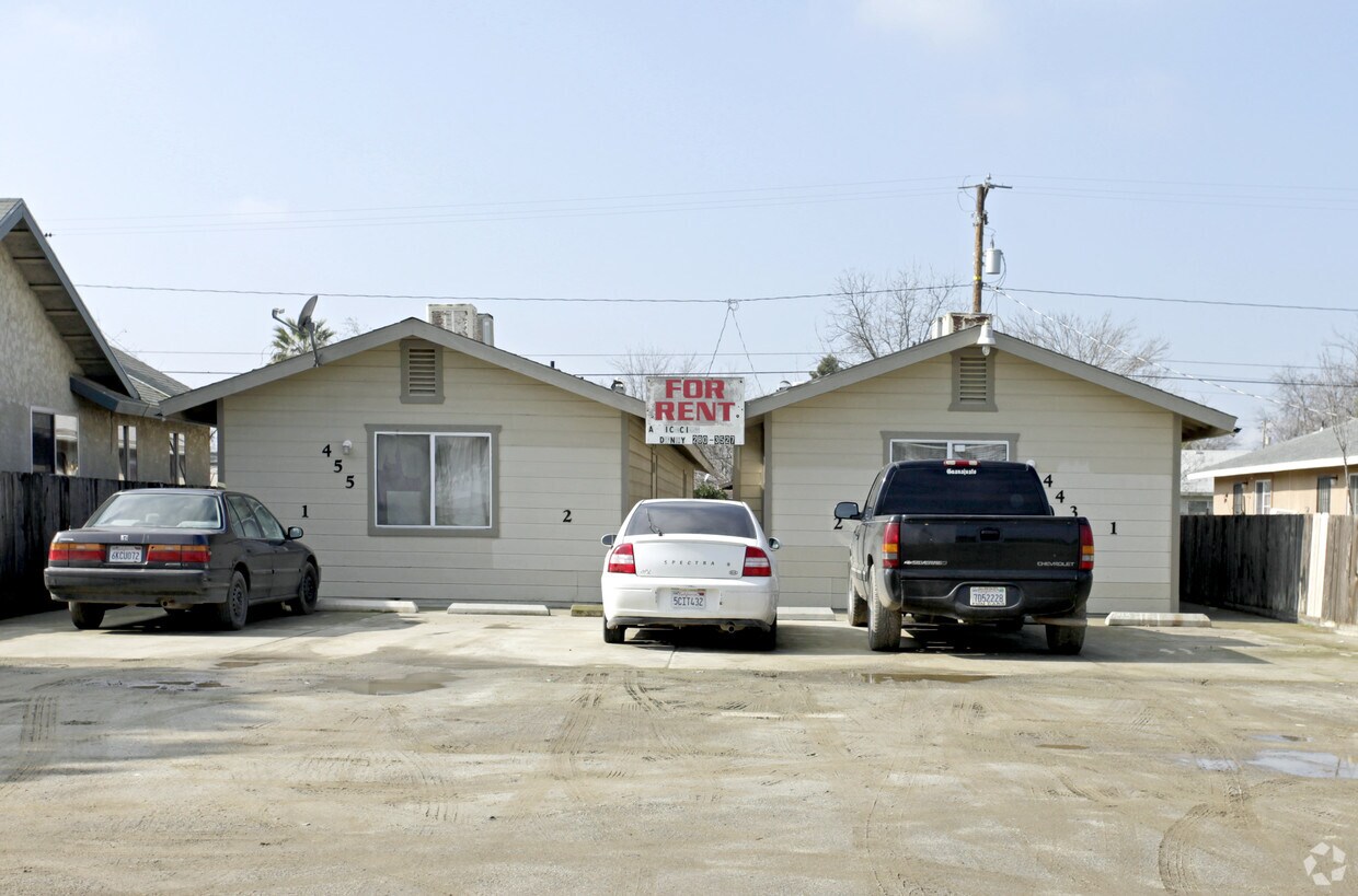 Foto del edificio - 455 Hamlin Rd