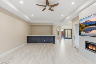 Building Photo - 64 Grey Feather Dr