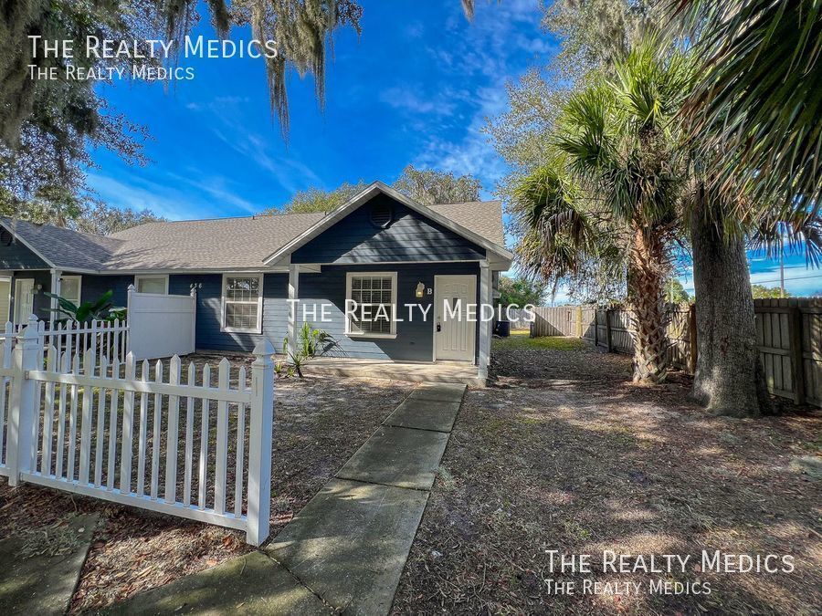 Primary Photo - BEAUTIFUL 2/2 duplex in Eustis