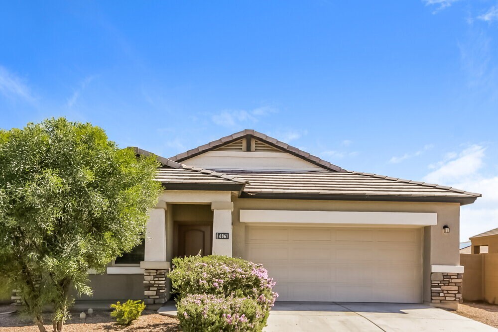 Foto principal - 6861 S Blue Hills Dr