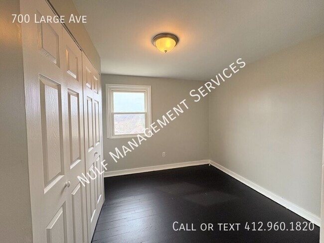 Building Photo - 700 Large Ave