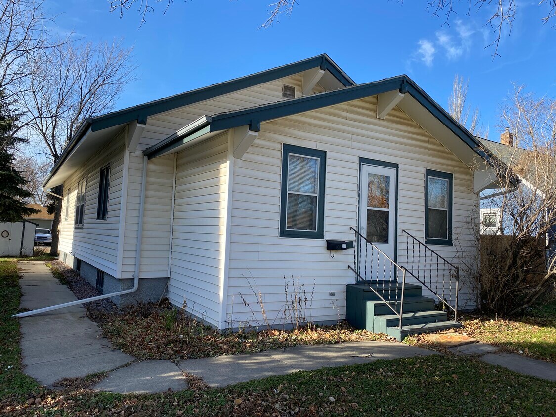 611 N State St, Aberdeen, SD 57401 House Rental in Aberdeen, SD