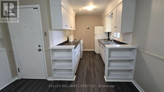 Building Photo - 20 Sumner Rd