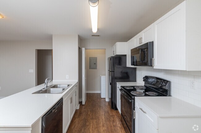 2 habitaciones, 2 baños - 1049 pies cuadrados - Cocina - Pinnacle at Hammock Place