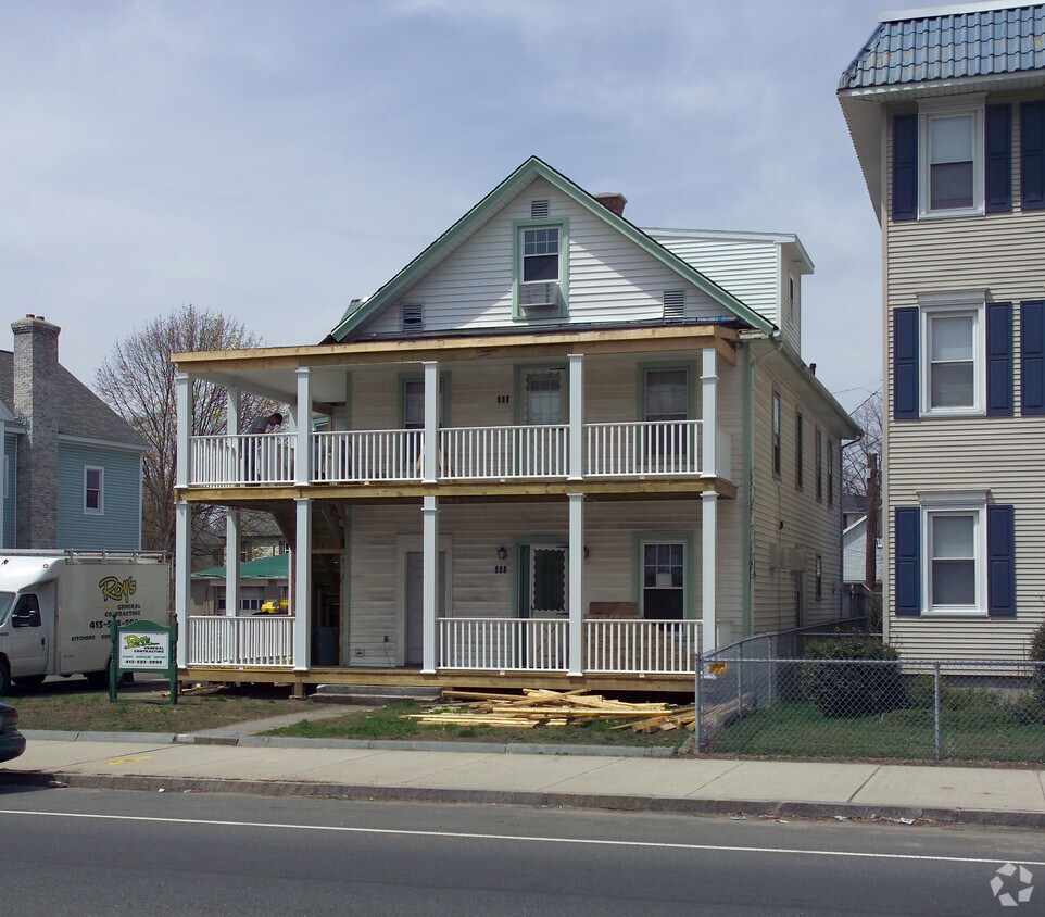 Foto del edificio - 906-908 Chicopee St