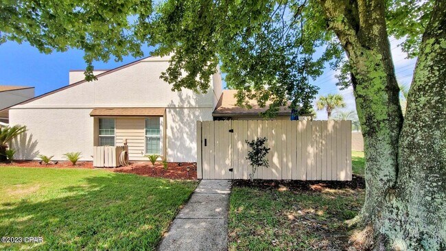 Building Photo - 17462 Front Beach Rd