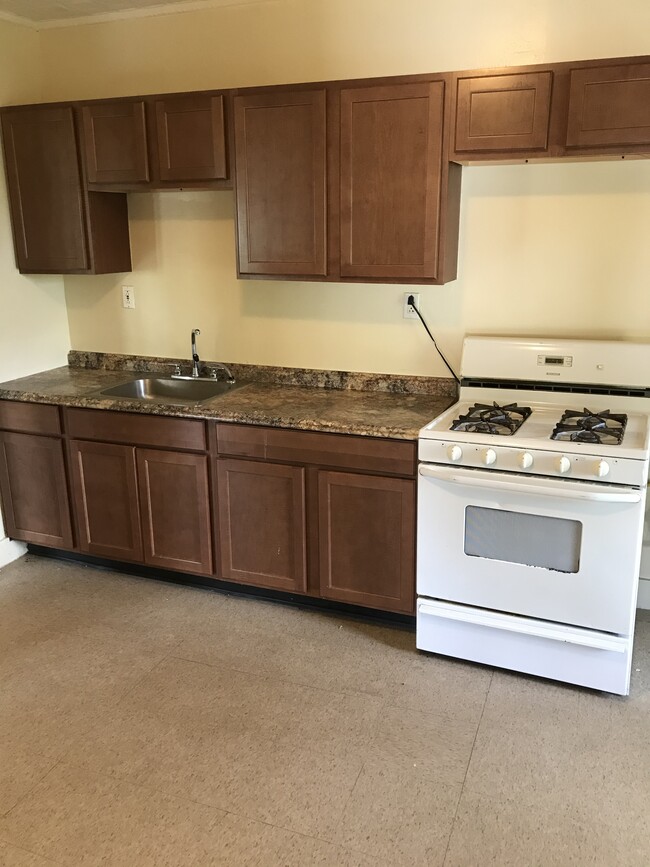 Building Photo - 92 Woodside Ter