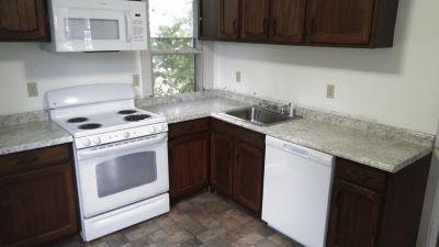 Building Photo - 223 Linden Ave