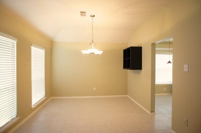 Building Photo - 11915 Fountain Brook Dr