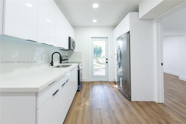 Foto del edificio - 1814 NW 8th Pl