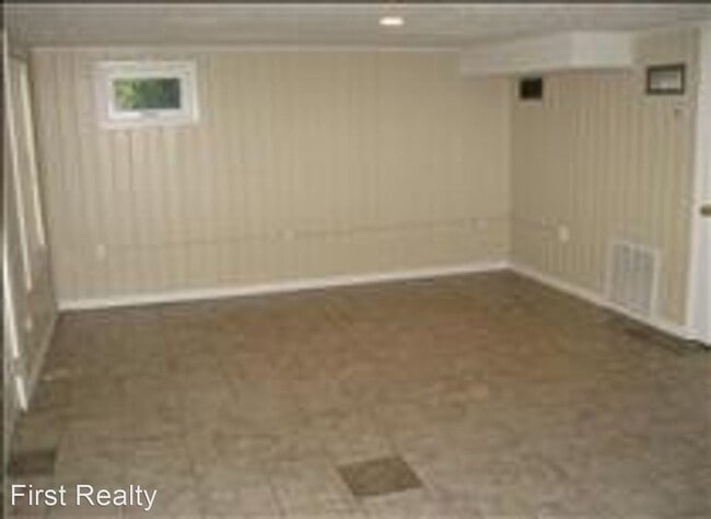 Building Photo - 2 br, 2 bath House - 227 N. Debardeleben St.