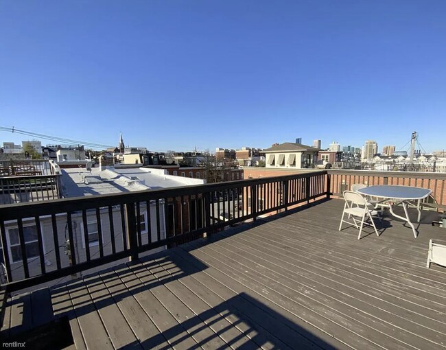 Building Photo - 2 br, 2 bath Townhome - 601 Harvey Street