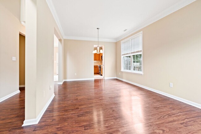 Foto del edificio - Spacious 4BR Home Near Brier Creek