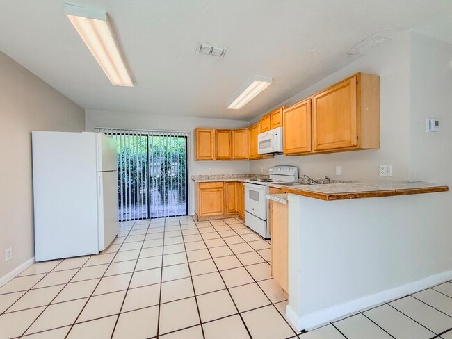 Foto del edificio - 2028 Major Dr