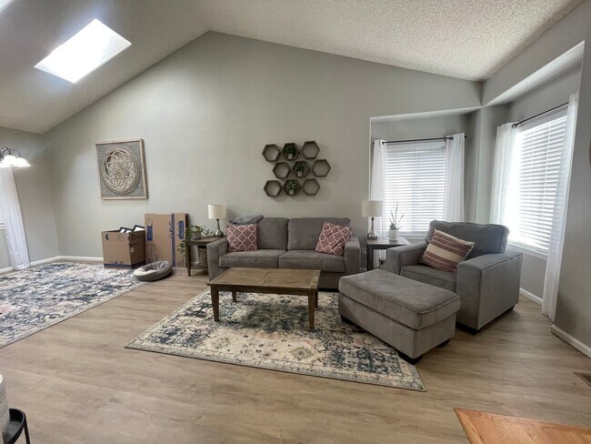 Building Photo - $0 DEPOSIT OPTION. 4 BEDROOM 3 BATHROOM HIGHLANDS RANCH HOUSE NEAR CHATFIELD STATE PARK