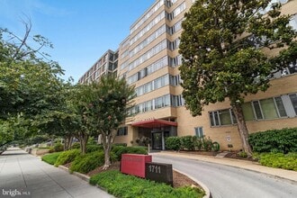 Building Photo - 1711 Massachusetts Ave NW