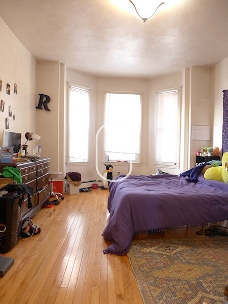 Foto del edificio - 785 Parker St