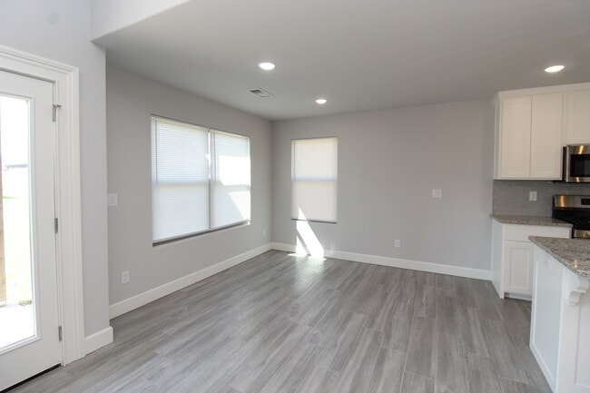 Photo - 1045 Autumn Royal Ave House