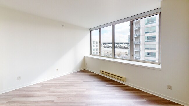 Interior Photo - 388 Beale