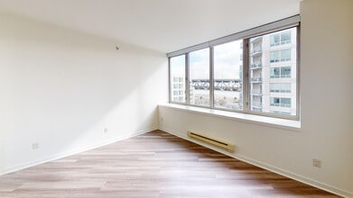 Interior Photo - 388 Beale