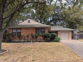 Building Photo - 10545 Channel Dr