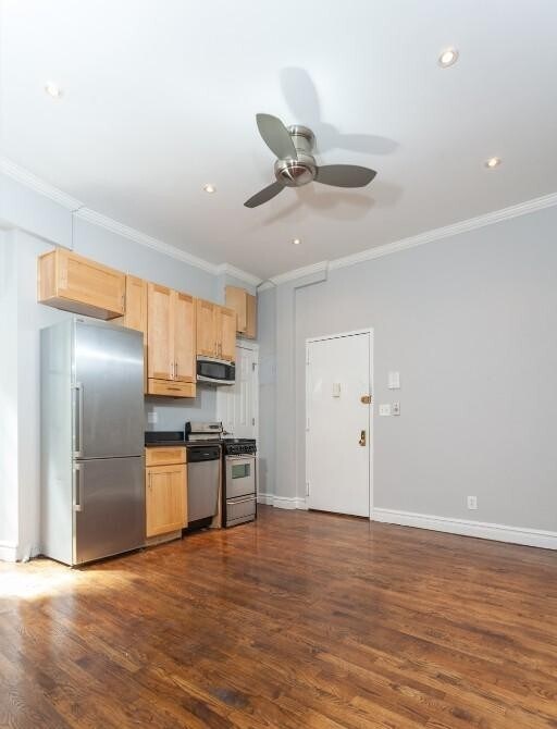 Building Photo - 248 Mott St