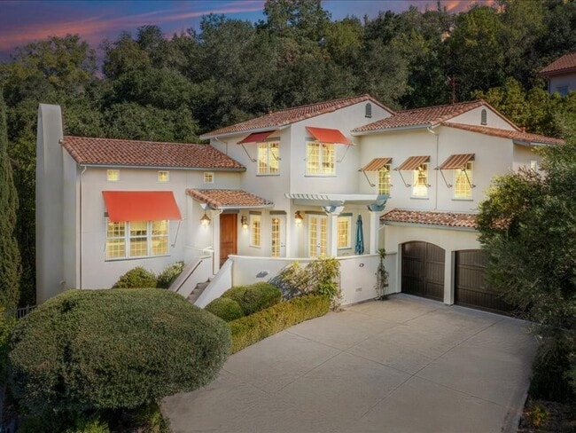 Foto del edificio - 265 Clear Ridge Dr